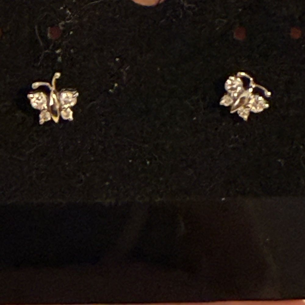 DIAMOND BUTTERFLY EARRINGS 14K WHITE GOLD STUD 8 STONES DAINTY DETAILED ANTENNAE - Picture 5 of 10